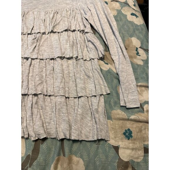 6 FOR $15 Design history small ruffled top - Picture 2 of 4